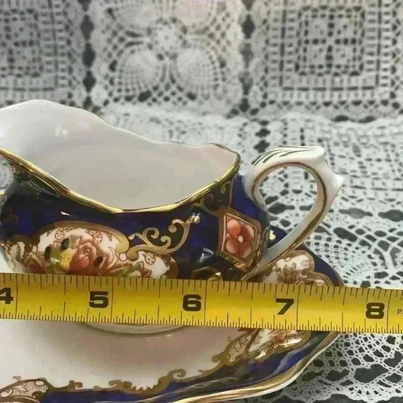 Royal Albert Bone China "Heirloom" cream set - creamer and tray  only - Vintage - Picture 14 of 16